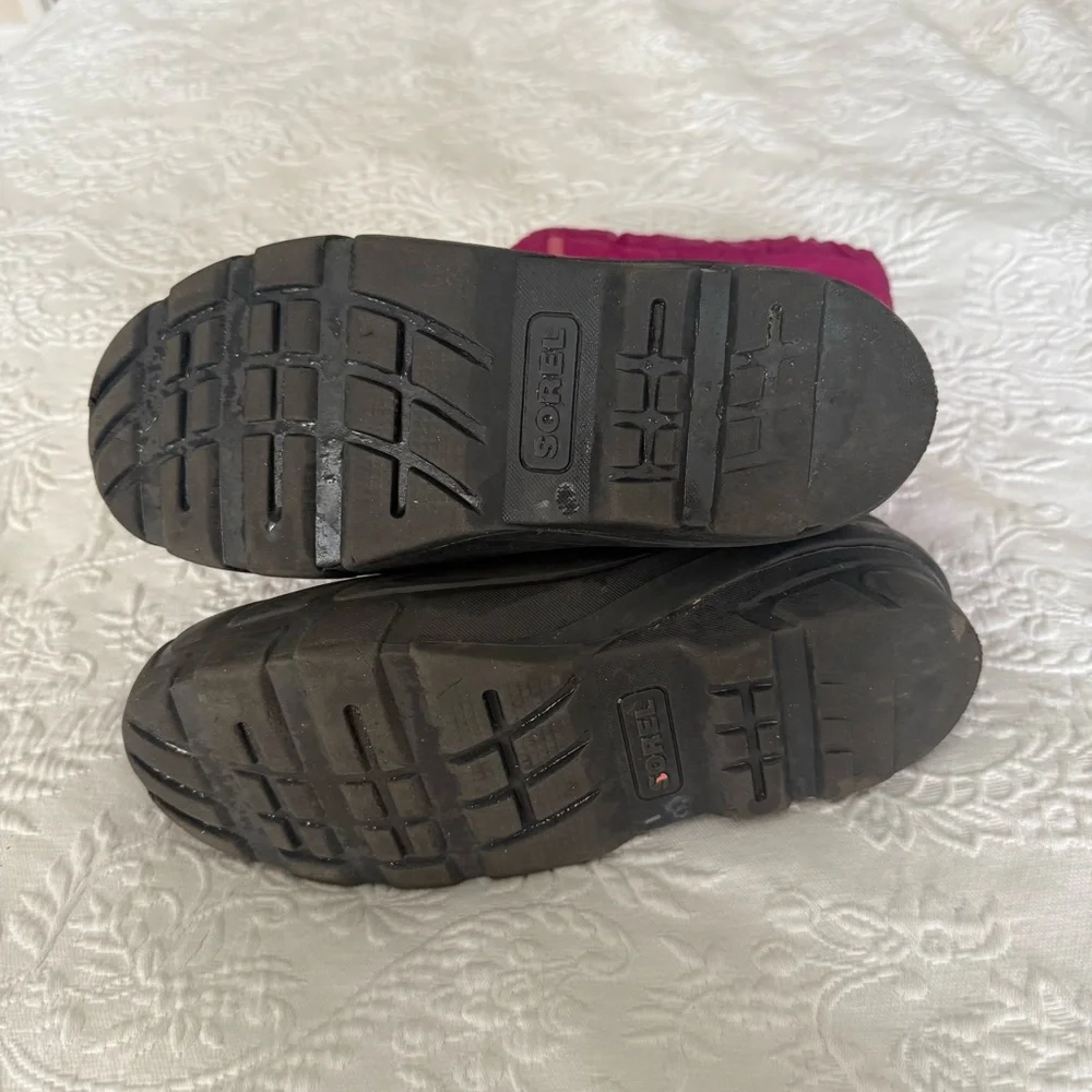 Sorel pink winter